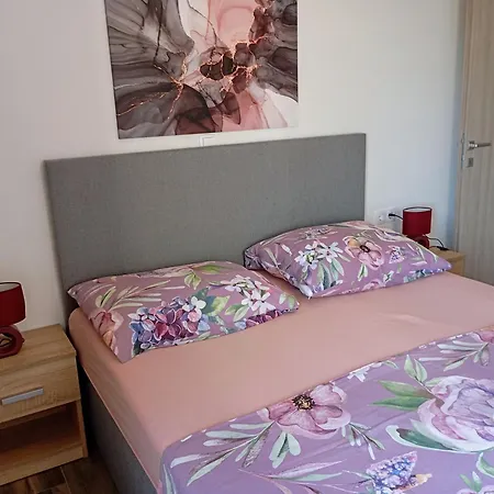 Stella Apartment *